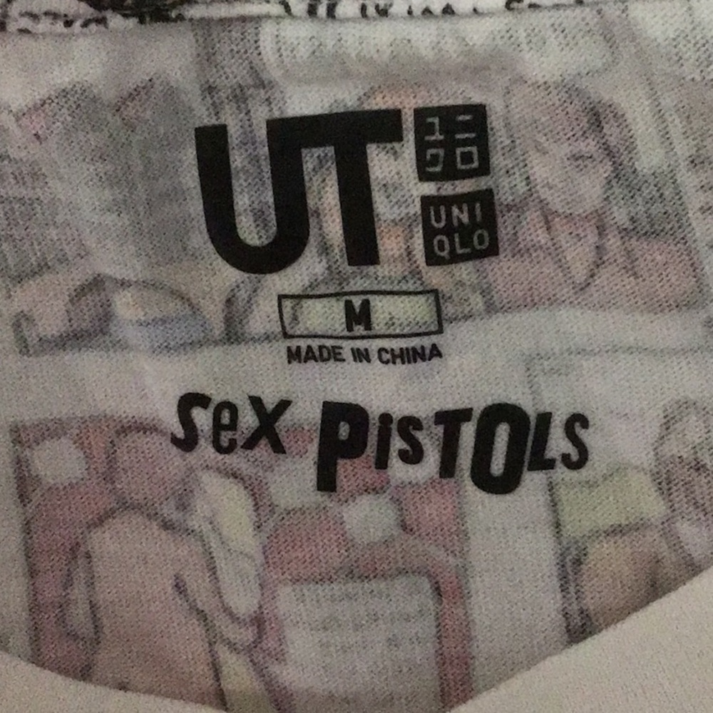 NWT Sex Pistols 2016 Uniqlo Comic Tee Shirt Size Medium White with Multi HTF - Picture 7 of 8